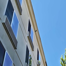 Hilton-Inn-stucco-soft-washing 24